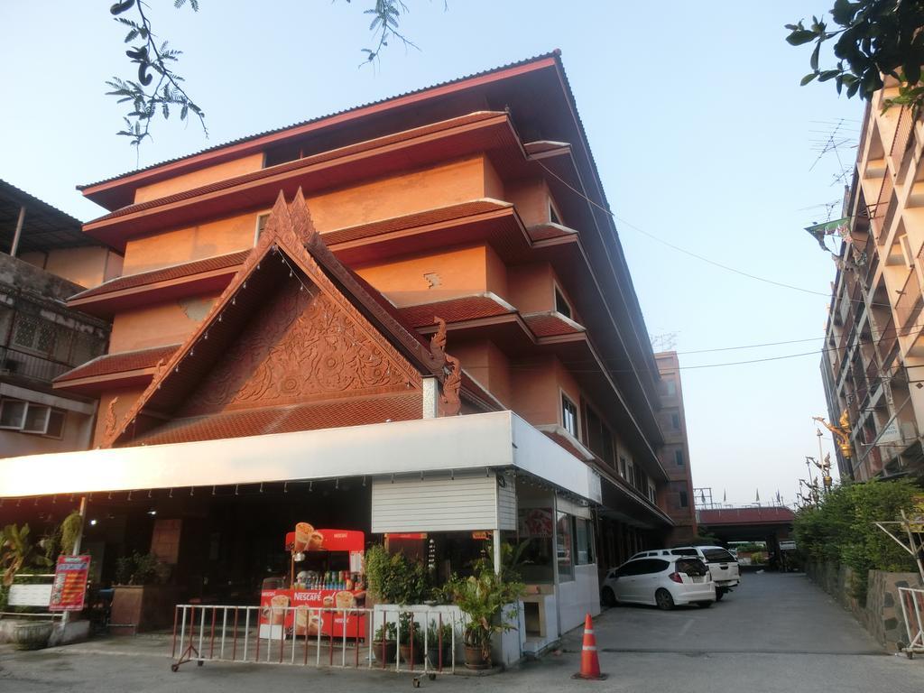 Ayutthaya Thenee Hotel Екстер'єр фото